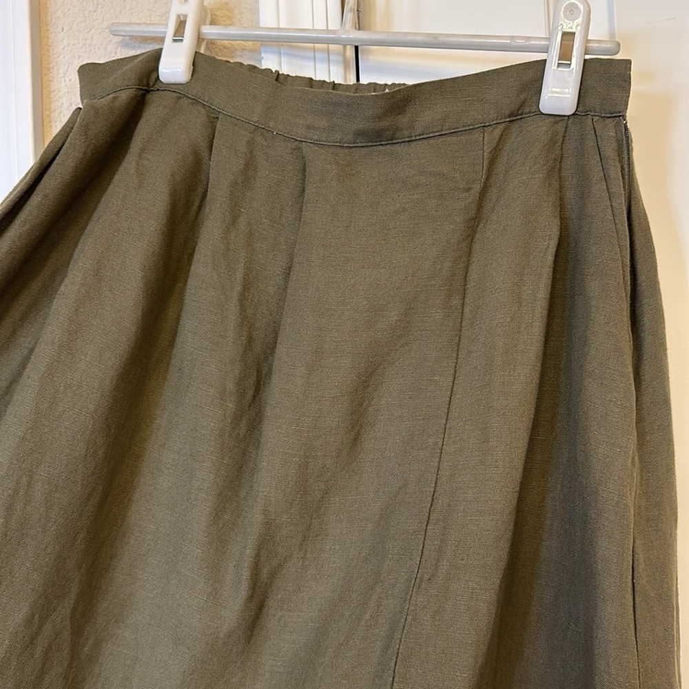 First Rite pleated skirt - Picture 2 of 4